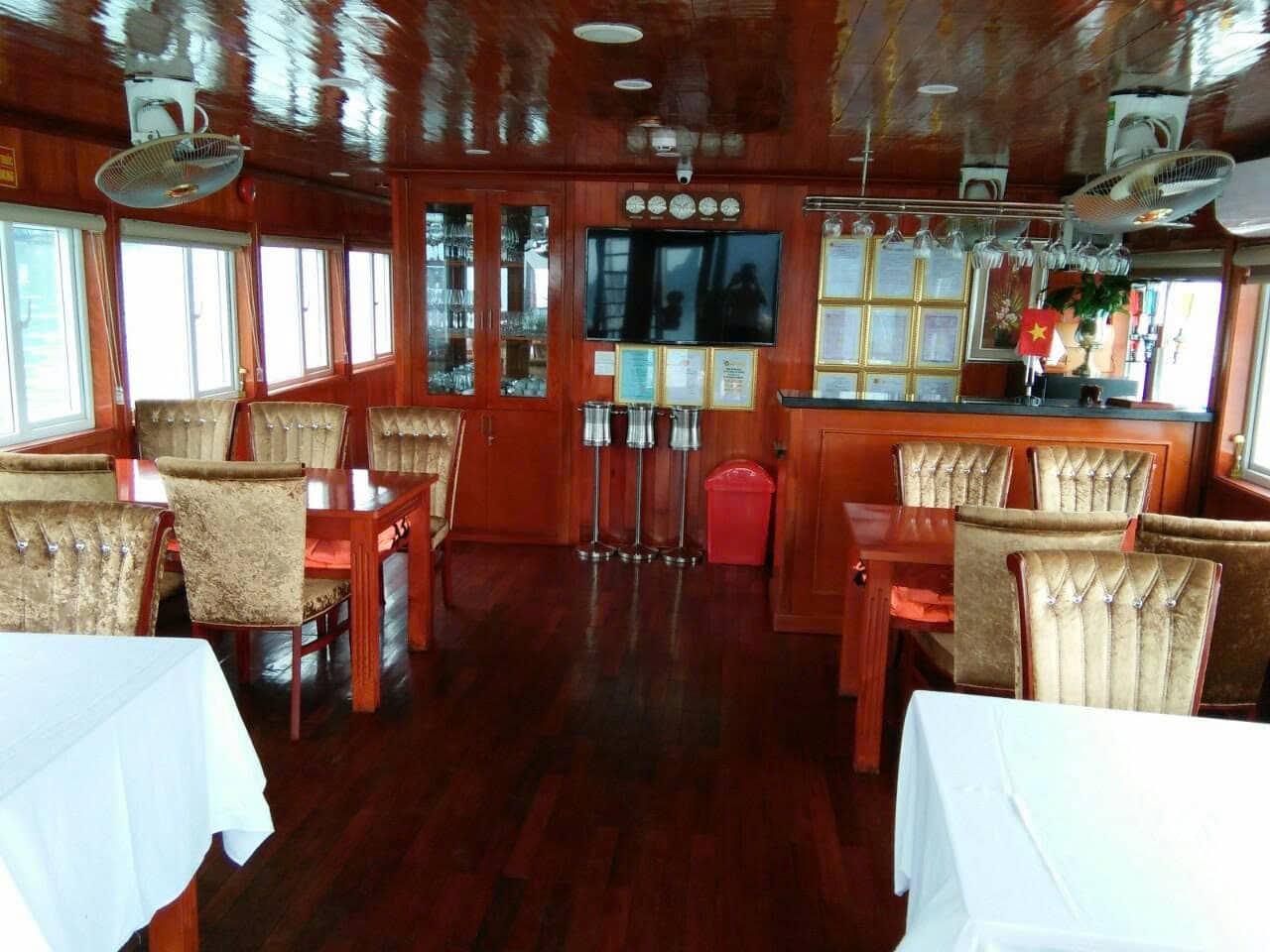 Victory Star Private Cruise gallery image 6