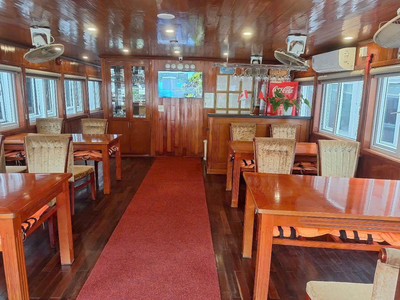 Victory Star Private Cruise gallery image 2